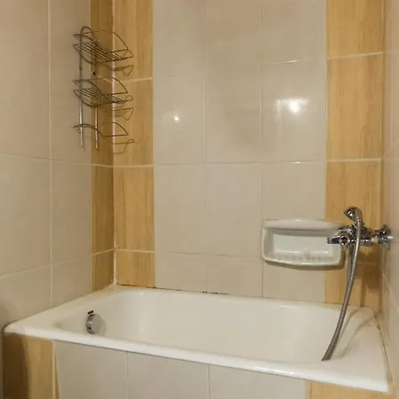 Отель Aigli Farsala