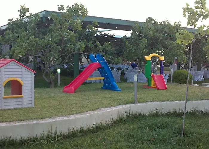 Aigli Szálloda Fárszala